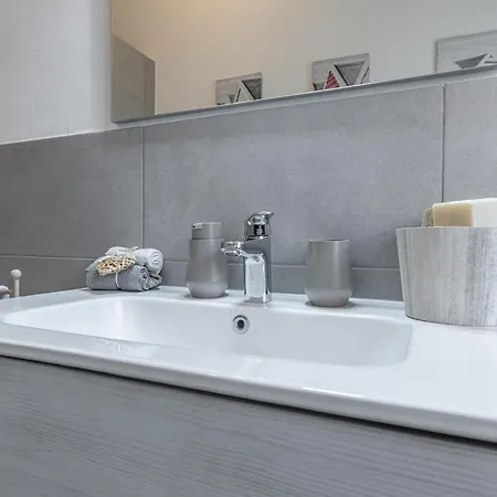 Appartement & Portofino, Cozy & Chic With Pool